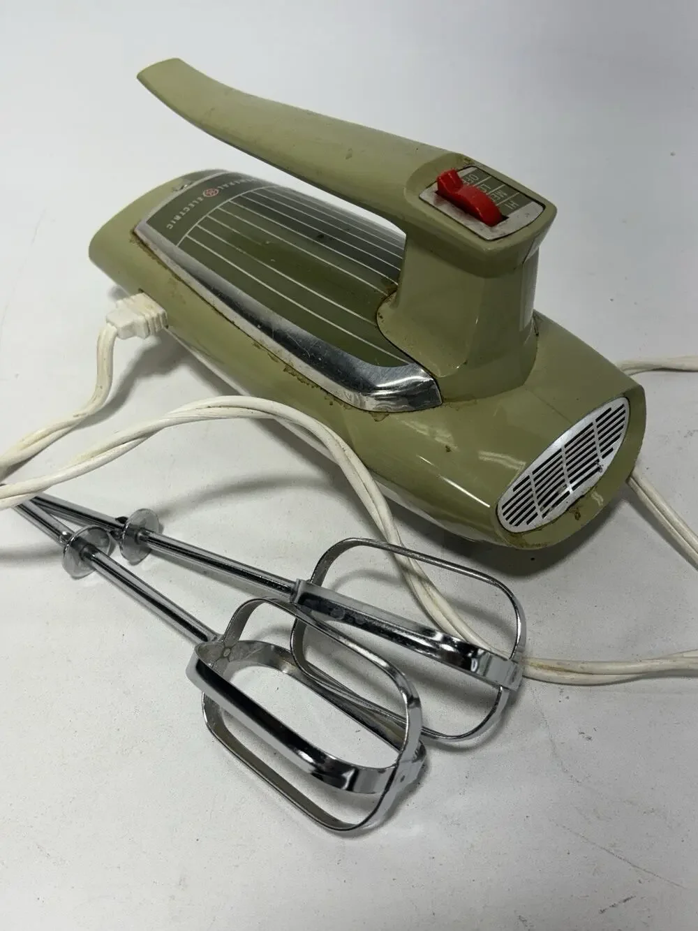 Vintage General Electric Hand Mixer Avocado Green MCM GE w/ Beaters WORKING